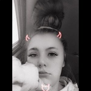 Meet your Posher, Crystal